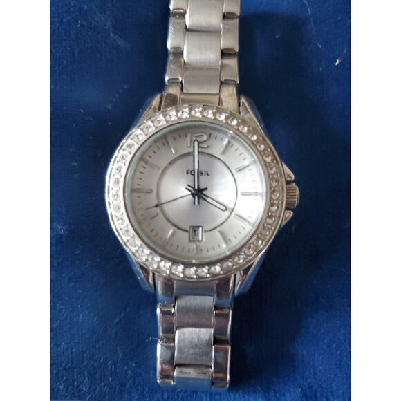 Fossil Watch Women Silver Tone Round White Dial Date Needs Battery 7" Wrist - Picture 2 of 6